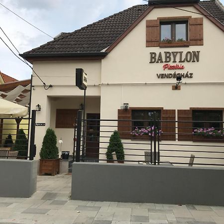 Babylon Pizzéria Vendégház Miskolc Exterior foto