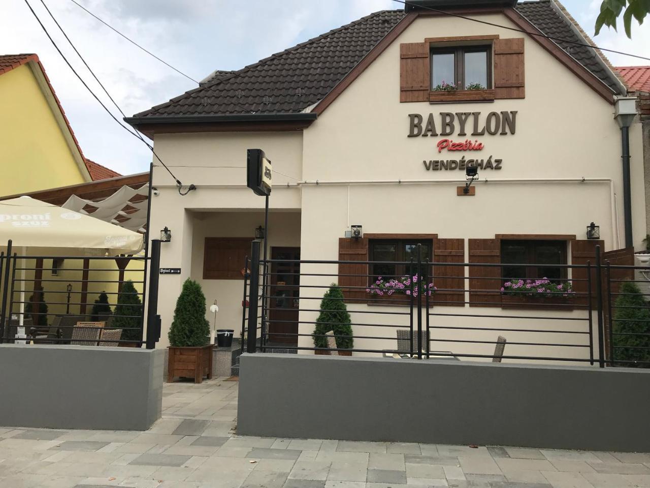 Babylon Pizzéria Vendégház Miskolc Exterior foto